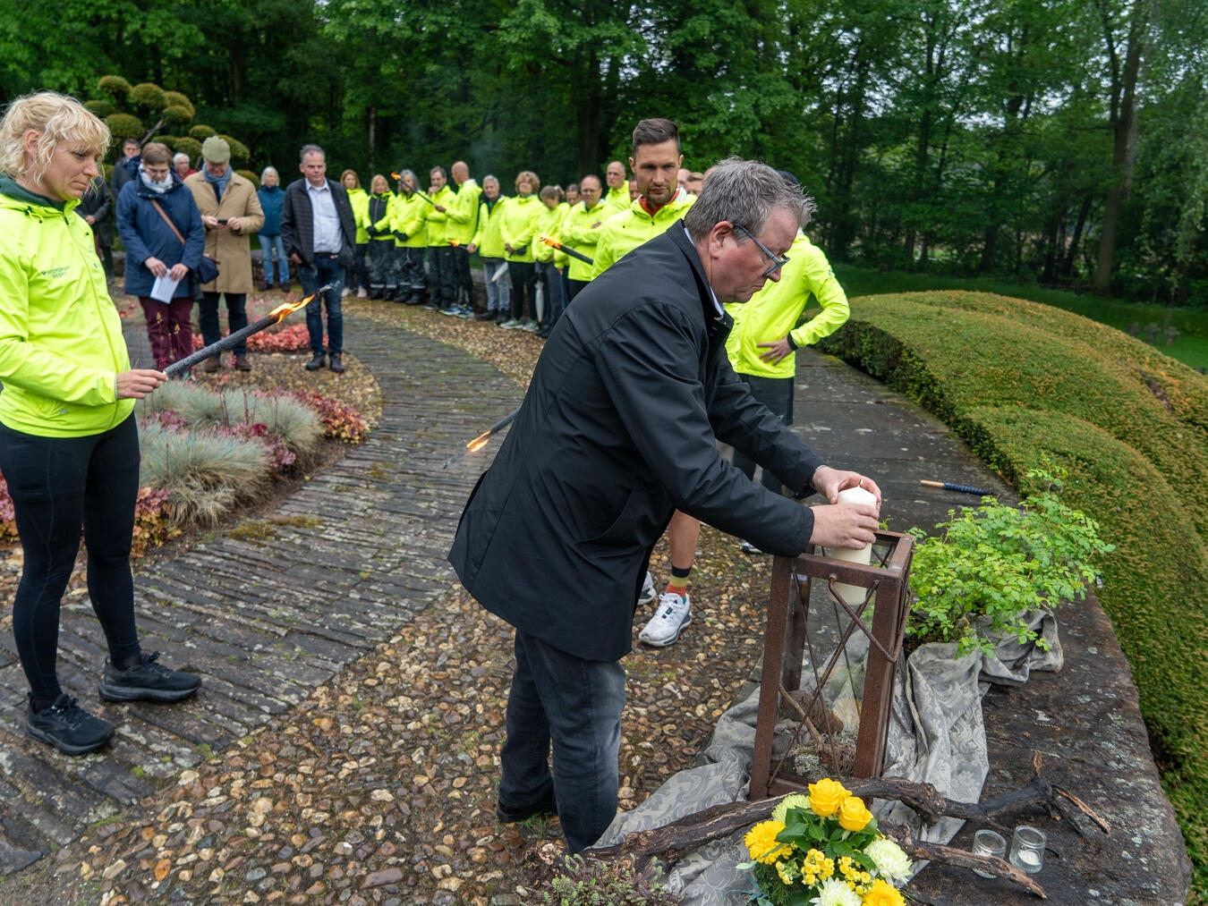 "Läufergruppe Liebesgrün bringt Befreiungsfeuer nach Weeze, Foto von Gerhard Seybert"