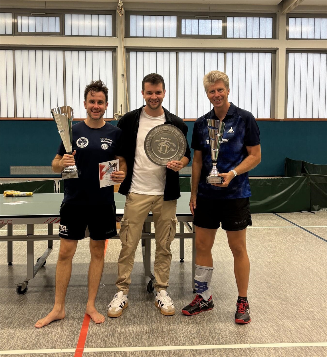 "Vereinsmeister TTC 2022: Marcel Driessen, Noah Botschen, Matthias Richter, Gruppenfoto"