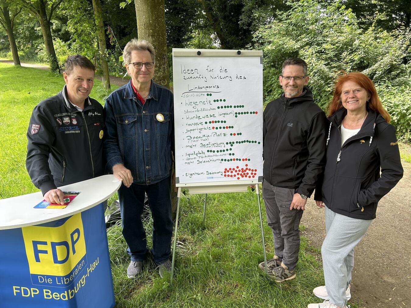 Die Liberalen freuen sich über die große Resonanz (v.l.): Stephan Haupt, Bernd-Michael Dressler, Sven Dube und Jantje Dube.Foto: FDP