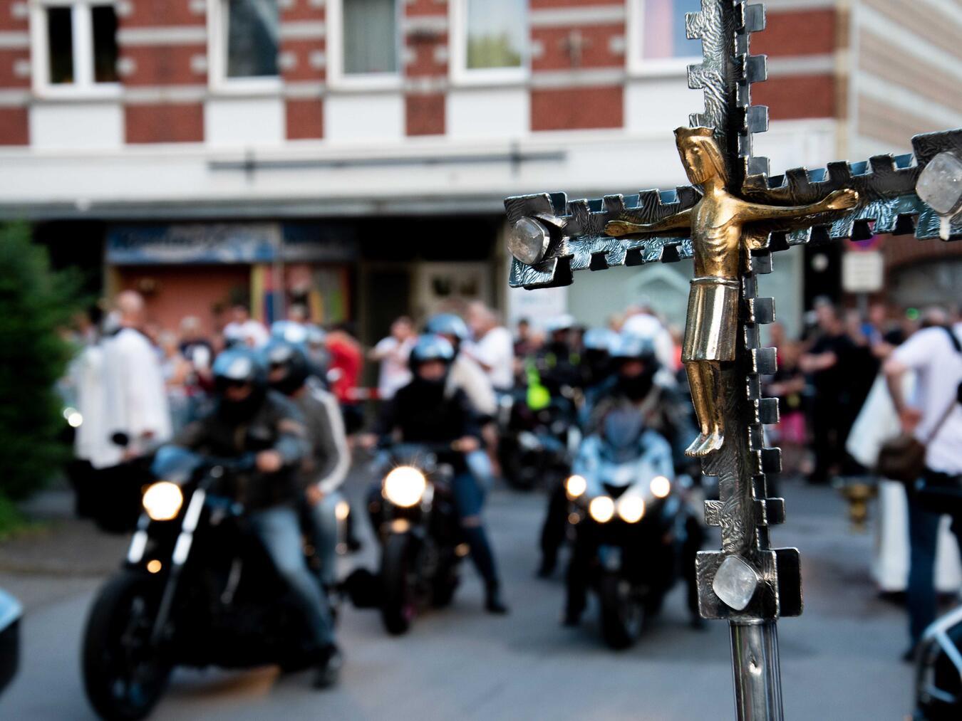 Die Lichterfahrt zur Motorradwallfahrt startet am Samstag ab 18.30 Uhr. Foto: Bistum Münster