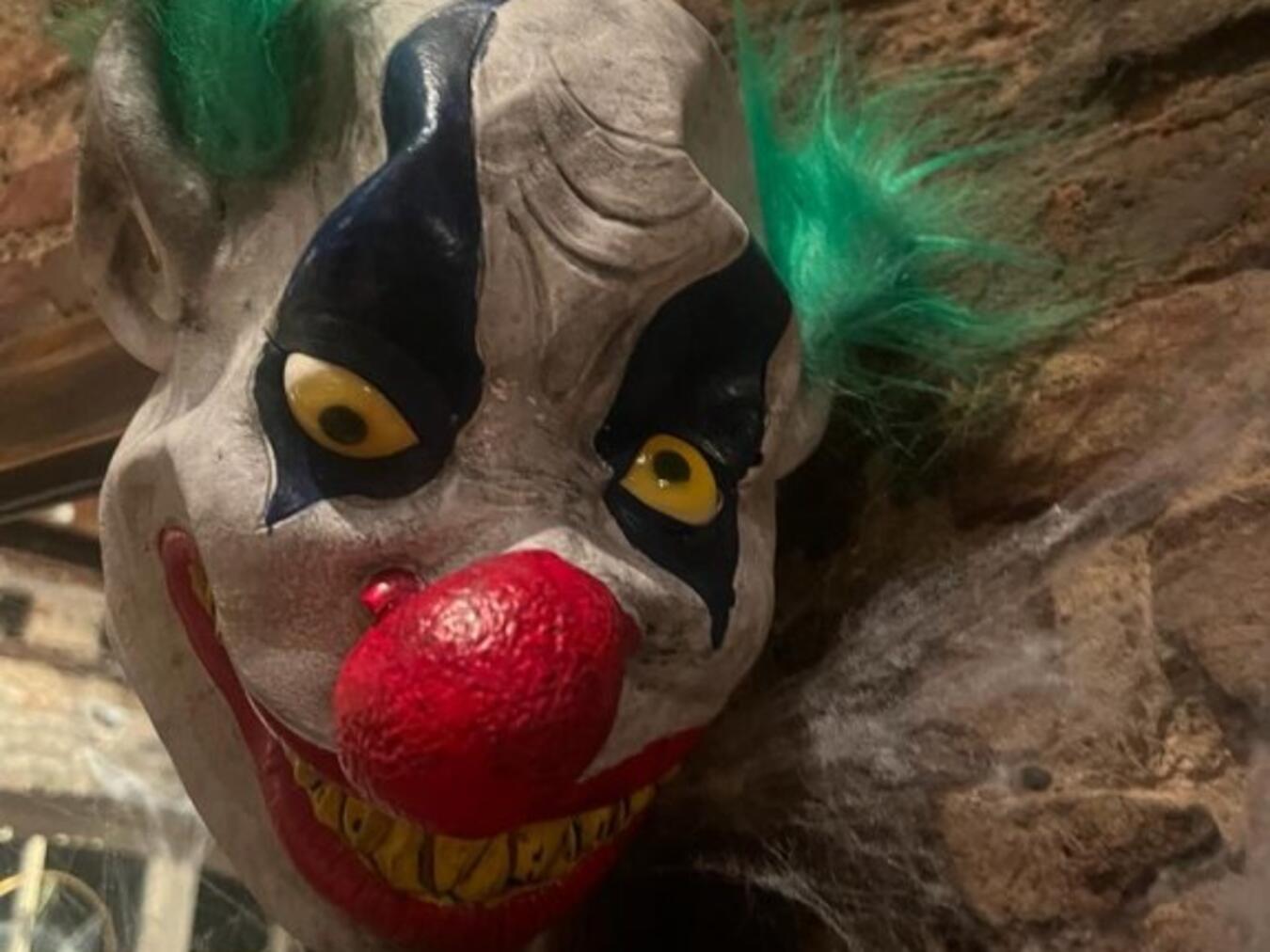 Lions-Damen laden zur Halloween-Party ein Die Lionsdamen haben viel Phantasie bei der Dekoration des Partyraums gezeigt. Foto: privat