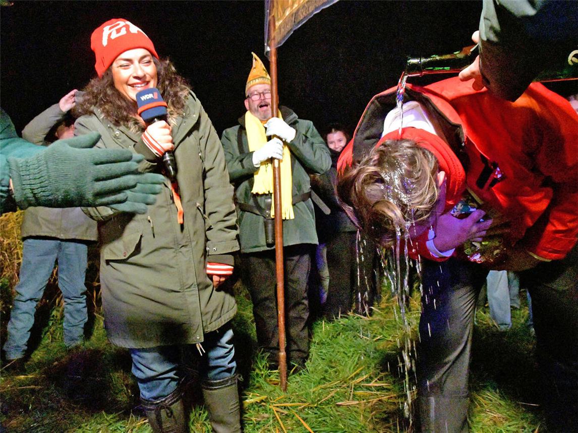 Die Lokalzeit berichtete live vom karnevalistischen Ereignis. NN-Foto: Rüdiger Dehnen