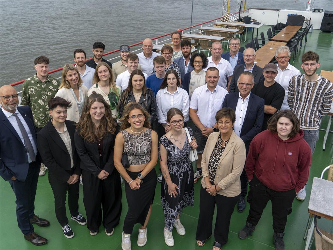 Die Maler und Lackierer-Innung Kreis Kleve feierte auf dem Fahrgastschiff „Germania“ in Rees. NN-Foto: Gerhard Seybert