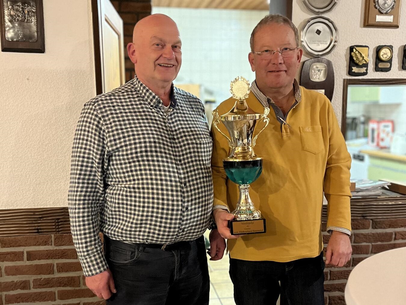 Die Mannschaftswertung gewannen Horst Welling und Andreas te Poel (v. l.) von den St. Sebastianern. Foto: privat