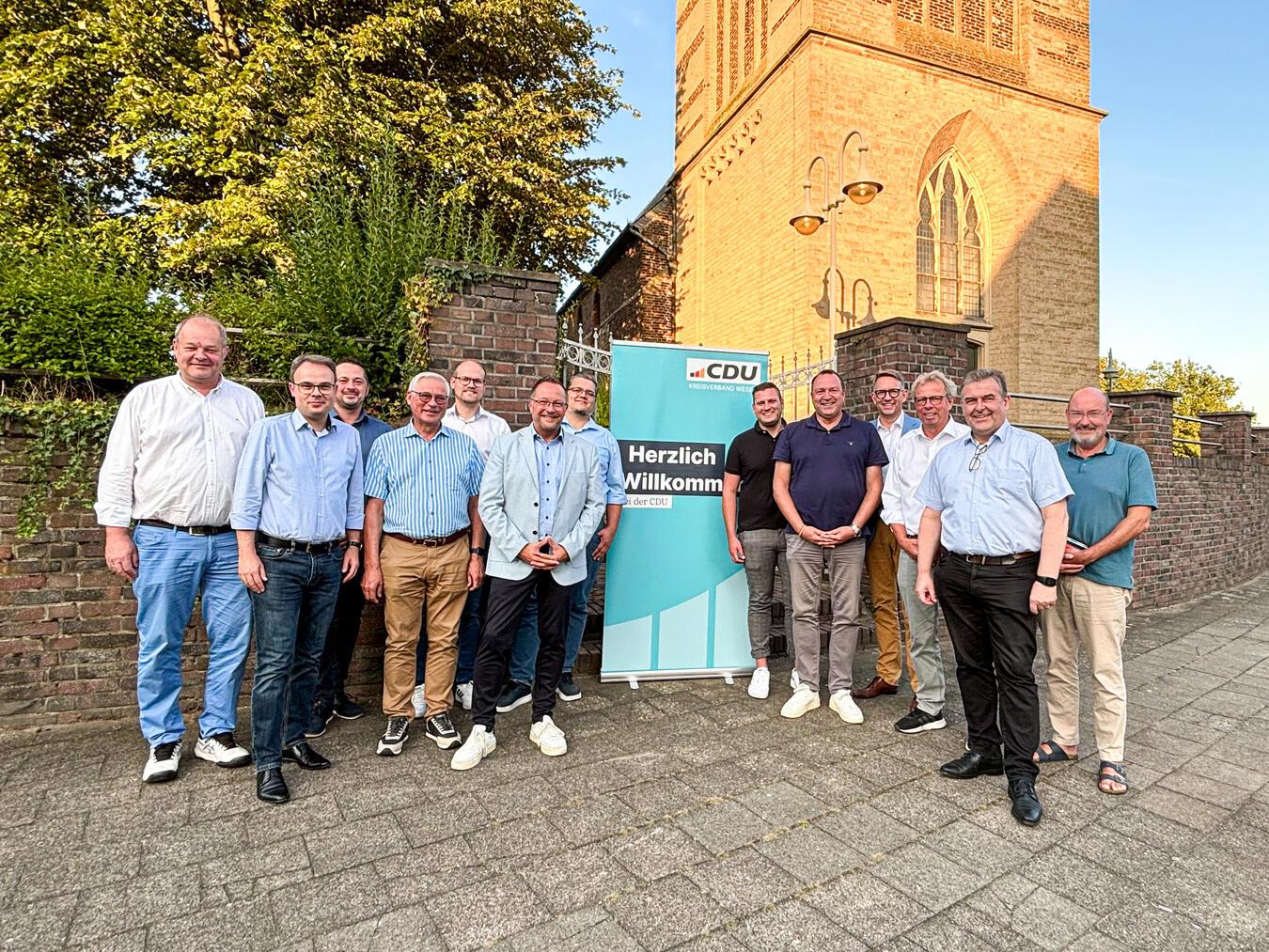 KPV: Thomas Görtz als Kreisvorsitzender bestätigt Die Mitglieder des KPV-Kreisvorstandes nach der erfolgreichen Jahreshauptversammlung in Rheinberg. Foto: Thomas Eusterfeldhaus/KPV-Kreisverband Wesel
