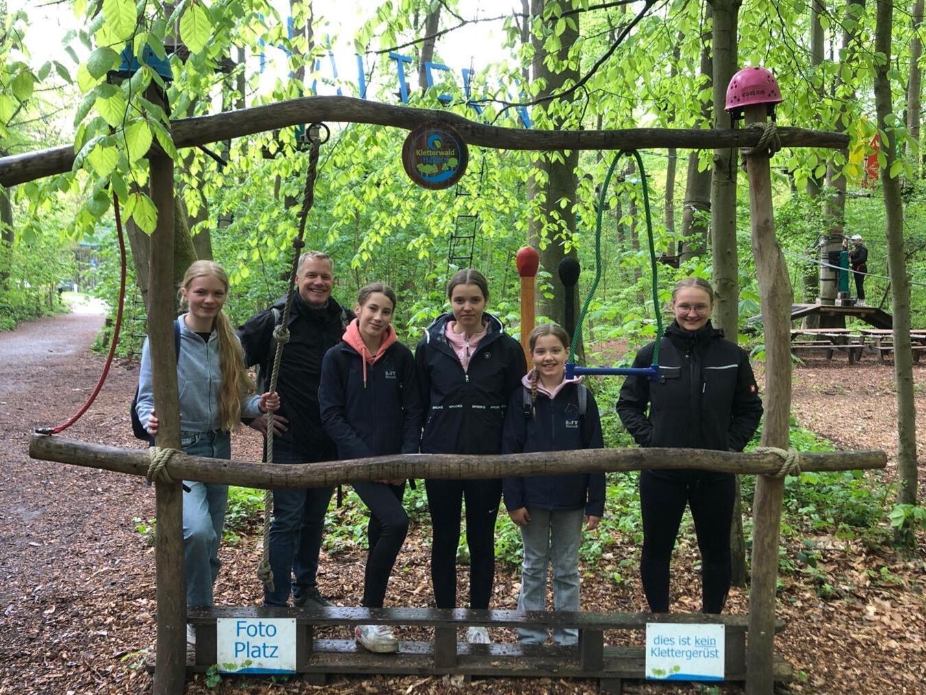 Erfolgreiche Osterferien beim RuFv Rheurdt Die Mitglieder des Vereins RuFv Rheurdt erlebten in den Sommerferien viel Neues. Ein Ausflug führte in den Kletterpark. Foto: Privat