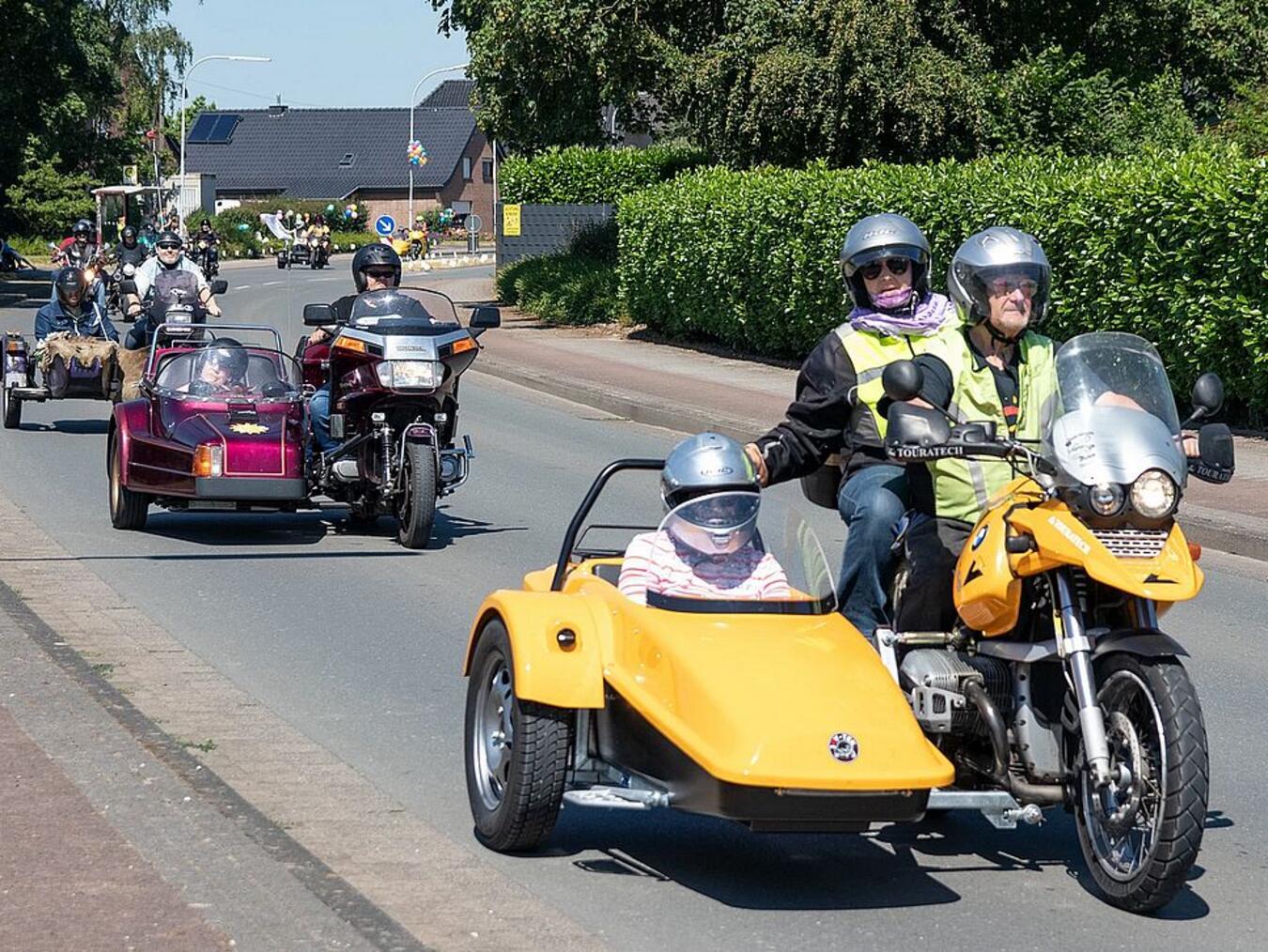Aktion Zündkerze auch in Issum Die Motorradgespanne werden gegen 13 Uhr in Issum erwartet. Foto: privat