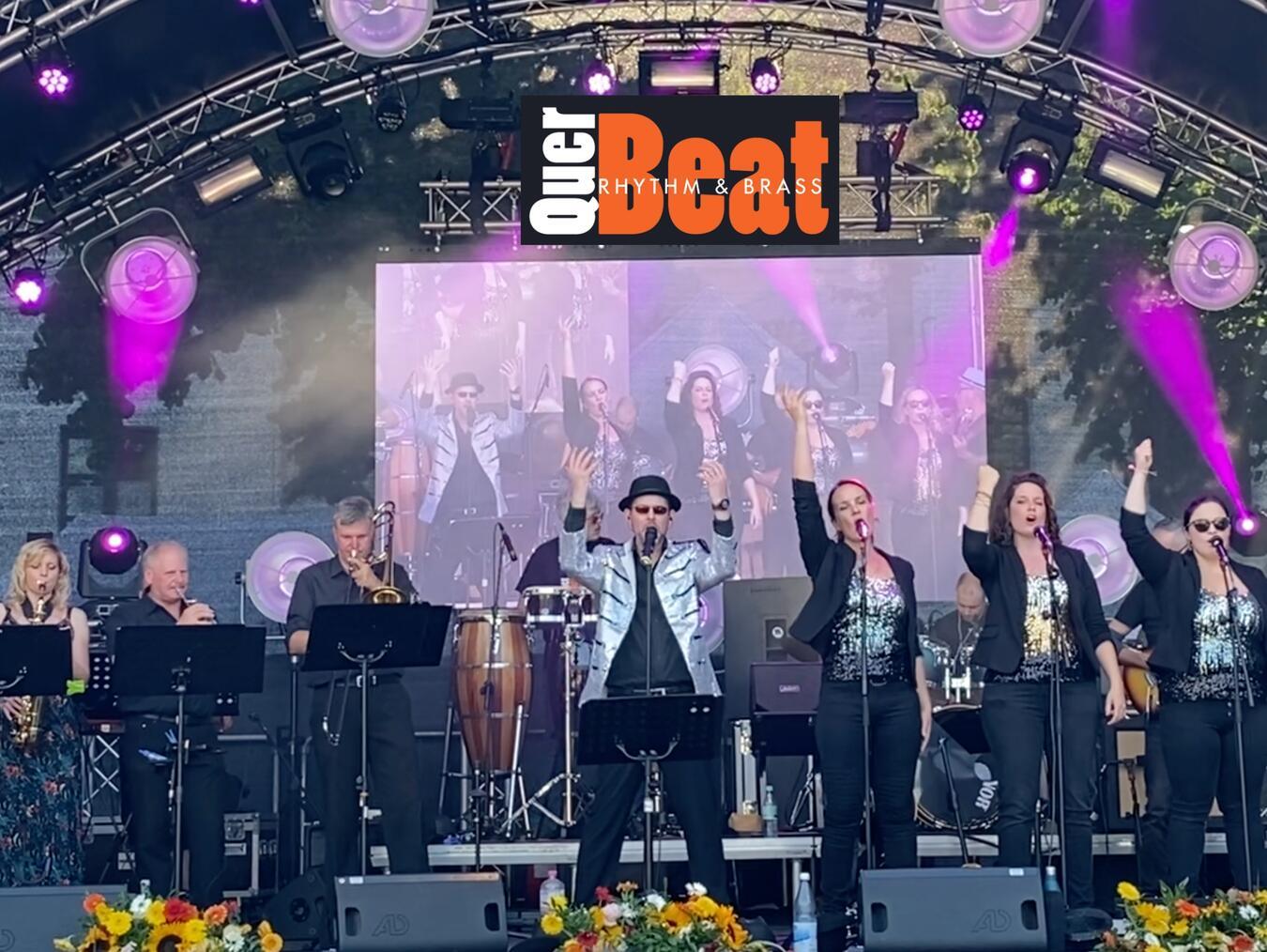 Die Musik von Querbeat Rhythm & Brass ist geprägt von knackigen Bläsersätzen. Foto: Querbeat Rhythm & Brass