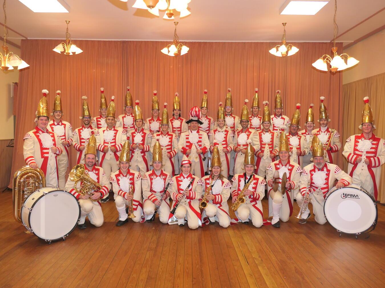 Die Musiker des Musikvereins Menzelen 1959 in voller Montur. Foto: Musikverein Menzelen