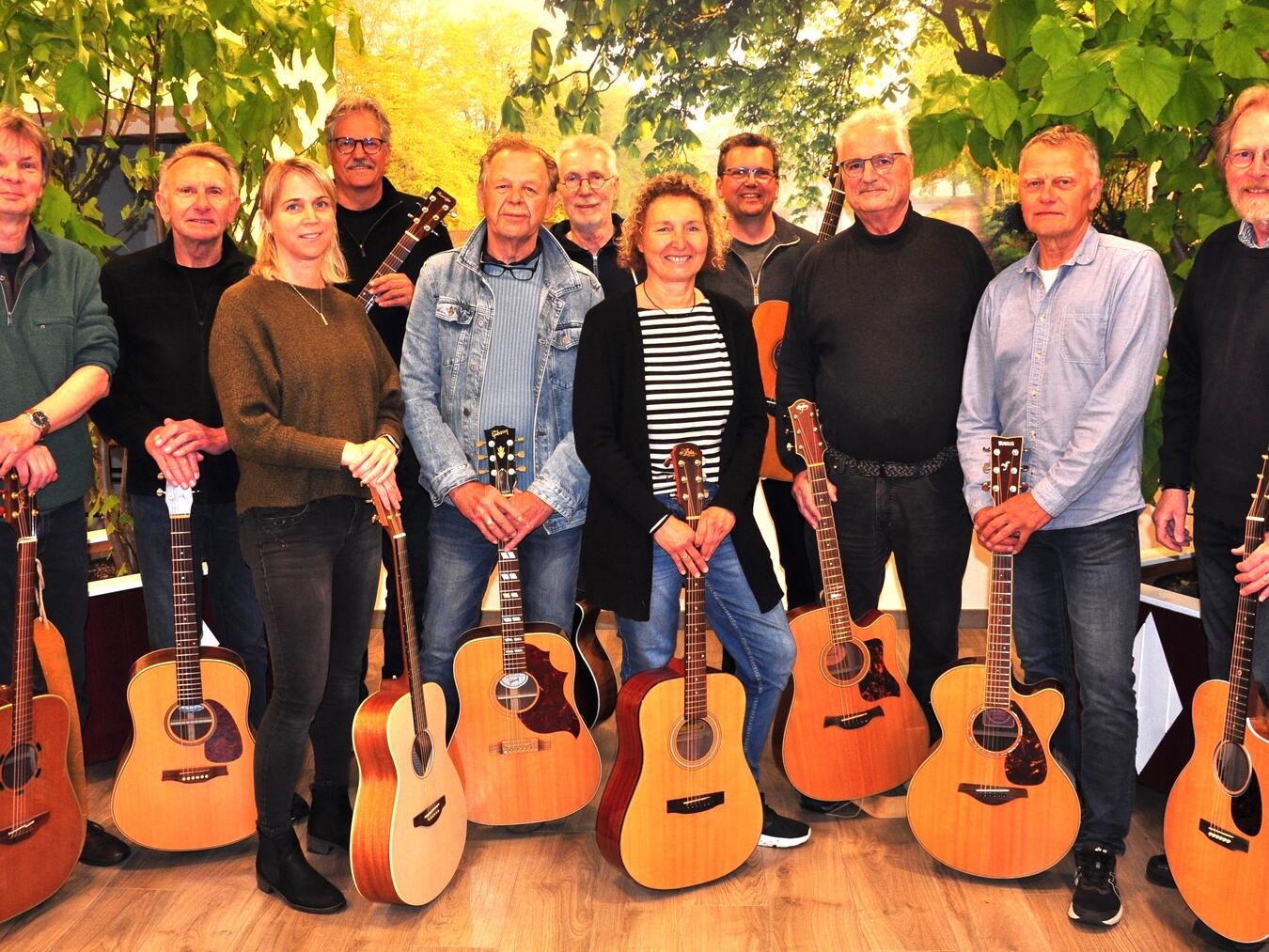 Die Musiker des VHS-Gitarren-Ensembles freuen sich auf ihre Konzerte im Haus Ingenray.Foto: Pasing