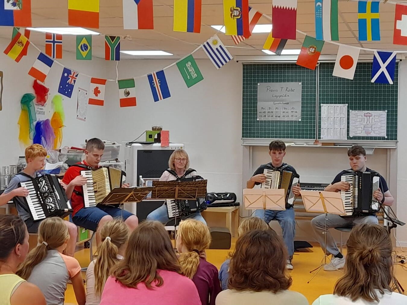 Die Nachwuchsmusiker bei ihrem Konzert. Foto: AOV