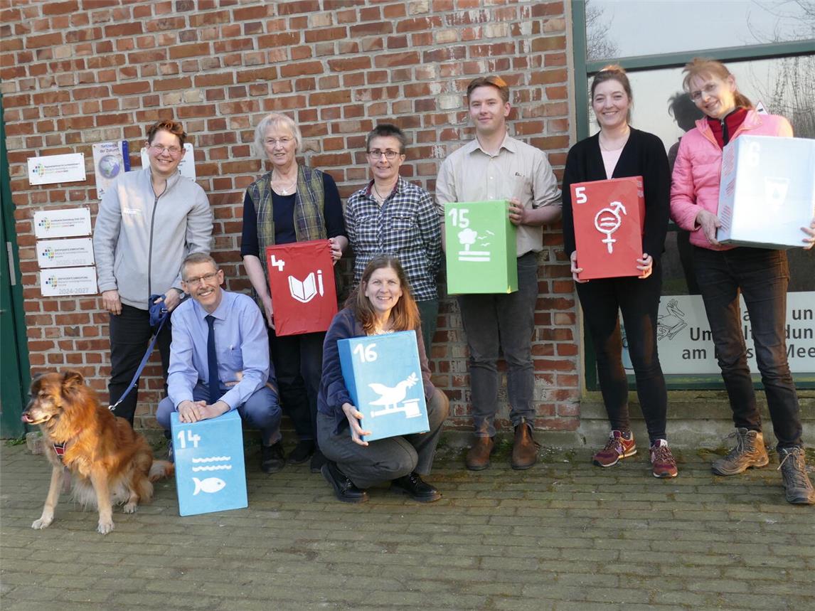 Die Netzwerk-Partner beim Treffen am Wahrsmannshof in Rees. Foto: Wahrsmannshof