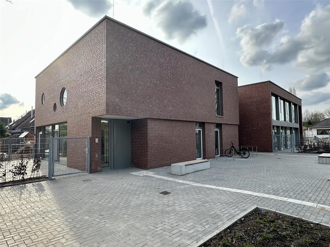 Die neue Kindertagesstätte St. Pantaleon beinhaltet nun viel Platz für etwa 80 Kinder – drinnen und draußen. NN-Fotos (3): SP