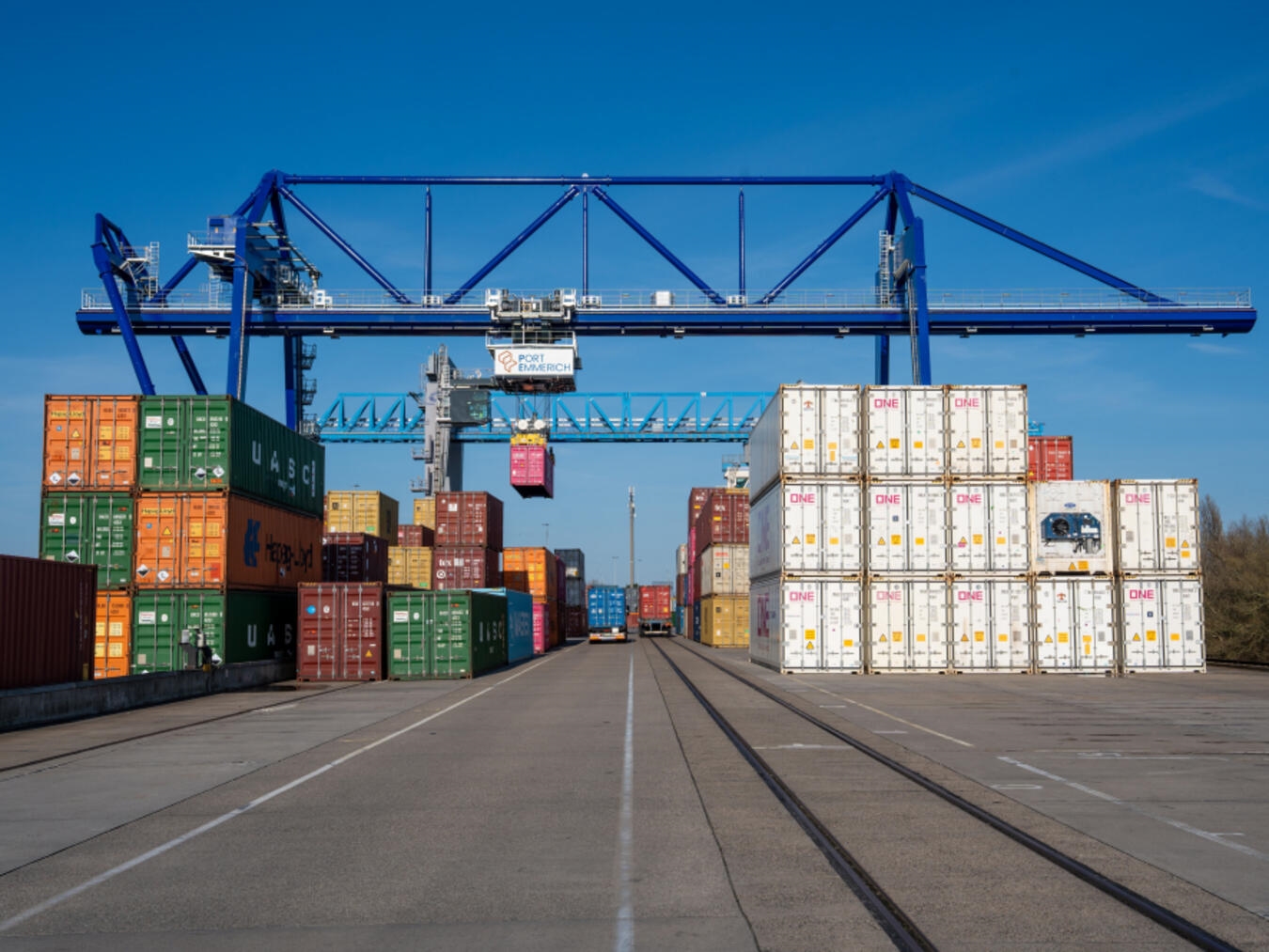 "Neue Kranbrücke am Emmericher Hafen bei 'Wirtschaft vor Ort' Veranstaltung"