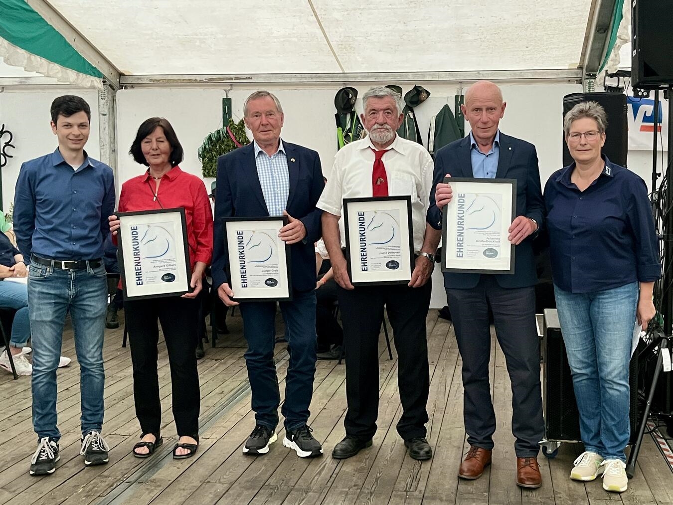 "Ehrenmitglieder RuFV Rheurdt Gruppenfoto, Auszeichnung, Reitsportverein"
