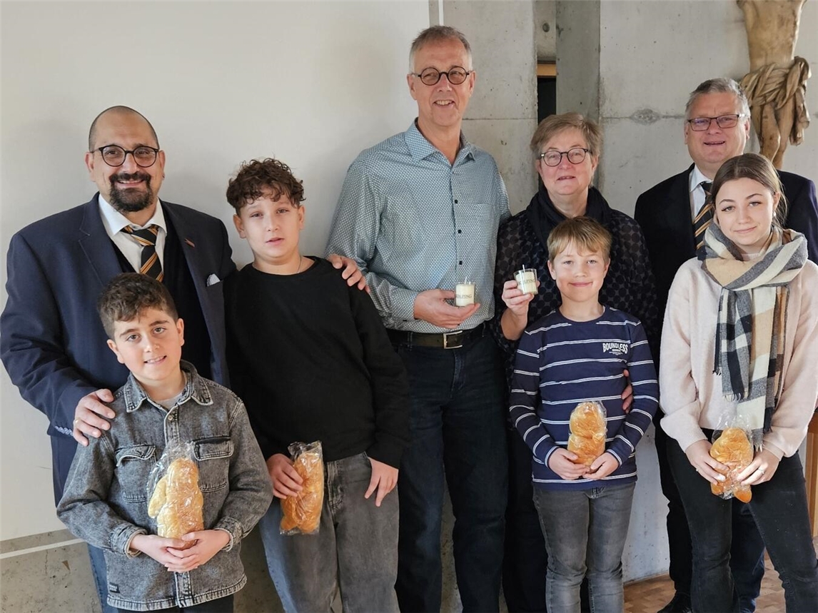 Die neuen Mitglieder Daniela und Klaus Laarmanns (Mitte) mit (r.) dem Vorsitzenden Michael Gawellek und (l.) dessen Stellvertreter Axel Bruckmann. Foto: privat