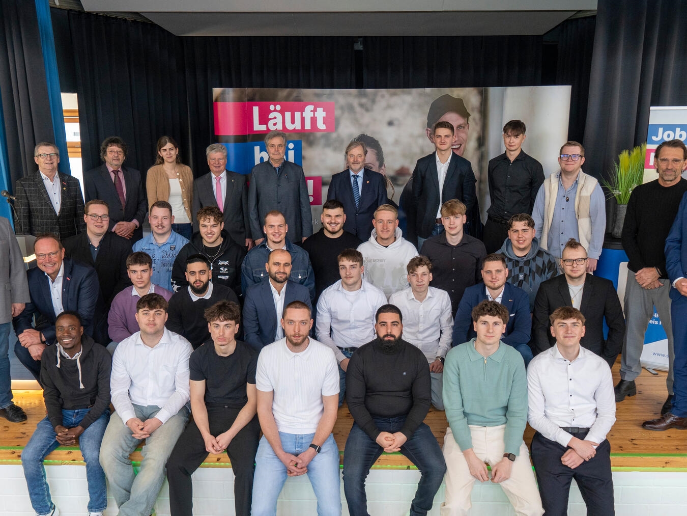 Die neuen SHK-Gesellen bei ihrer Lossprechungsfeier im Uedemer Bürgerhaus. NN-Foto: Gerhard Seybert