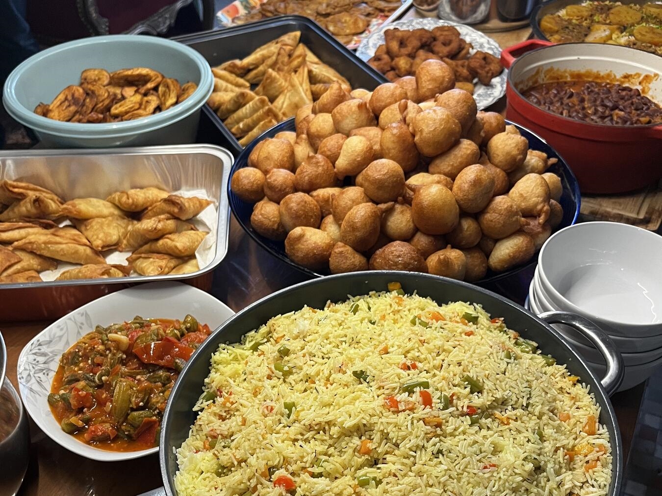 Die Organisatoren freuen sich, wenn die Gäste traditionelle Speisen aus ihren Ländern zu dieser Jahreszeit mitbringen. Foto: Theater im Fluss