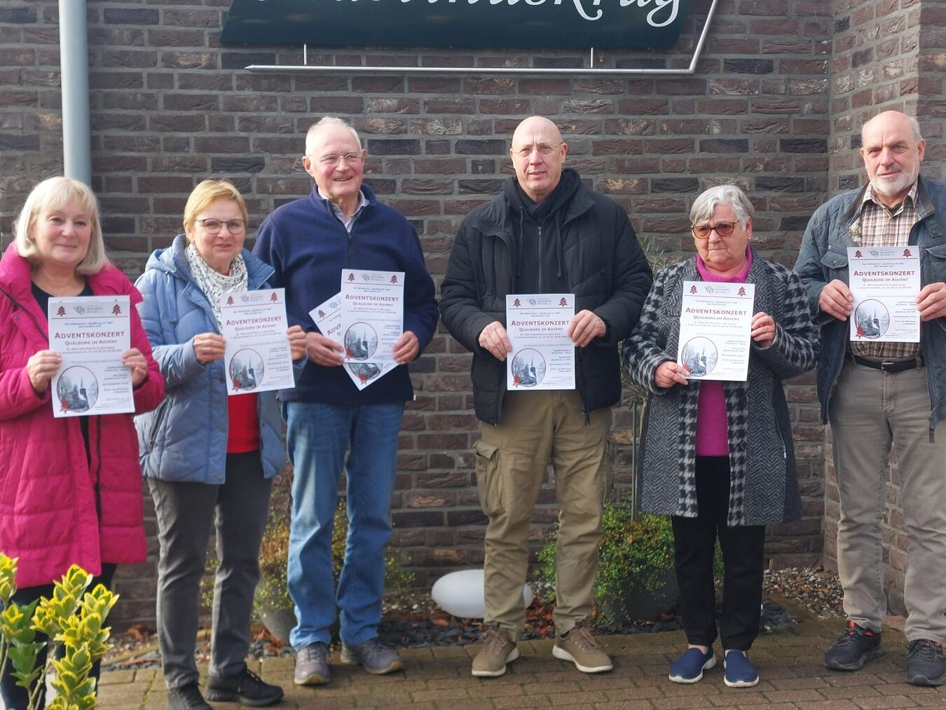 Die Organisatoren und Mitwirkenden freuen sich auf das Konzer (v.l.): Ursula Pitzner, Annegret Wachholz, Leo Rehm, Detlev Alaze und Hermann Beckedahl. Foto: Qualburg im Takt