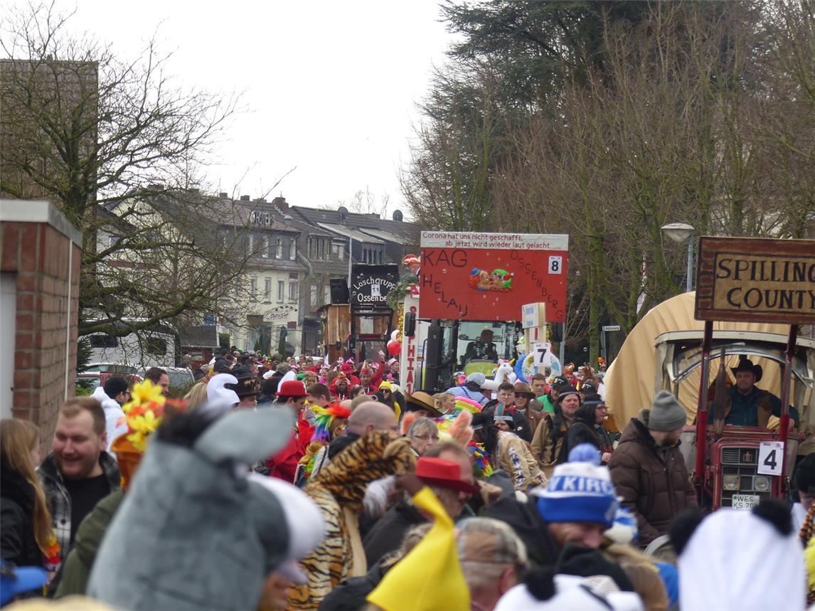 Die Ossenberger Straßen waren am Sonntag voll. Foto: privat
