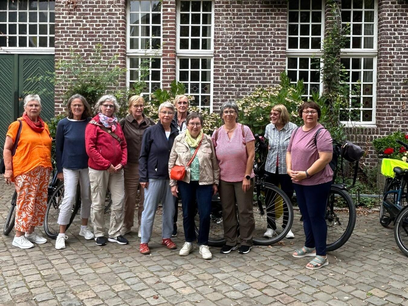 Die Pfalzdorfer Landfrauen unternahmen einen gemeinsamen Fahrrad-Ausflug. Foto: Landfrauen