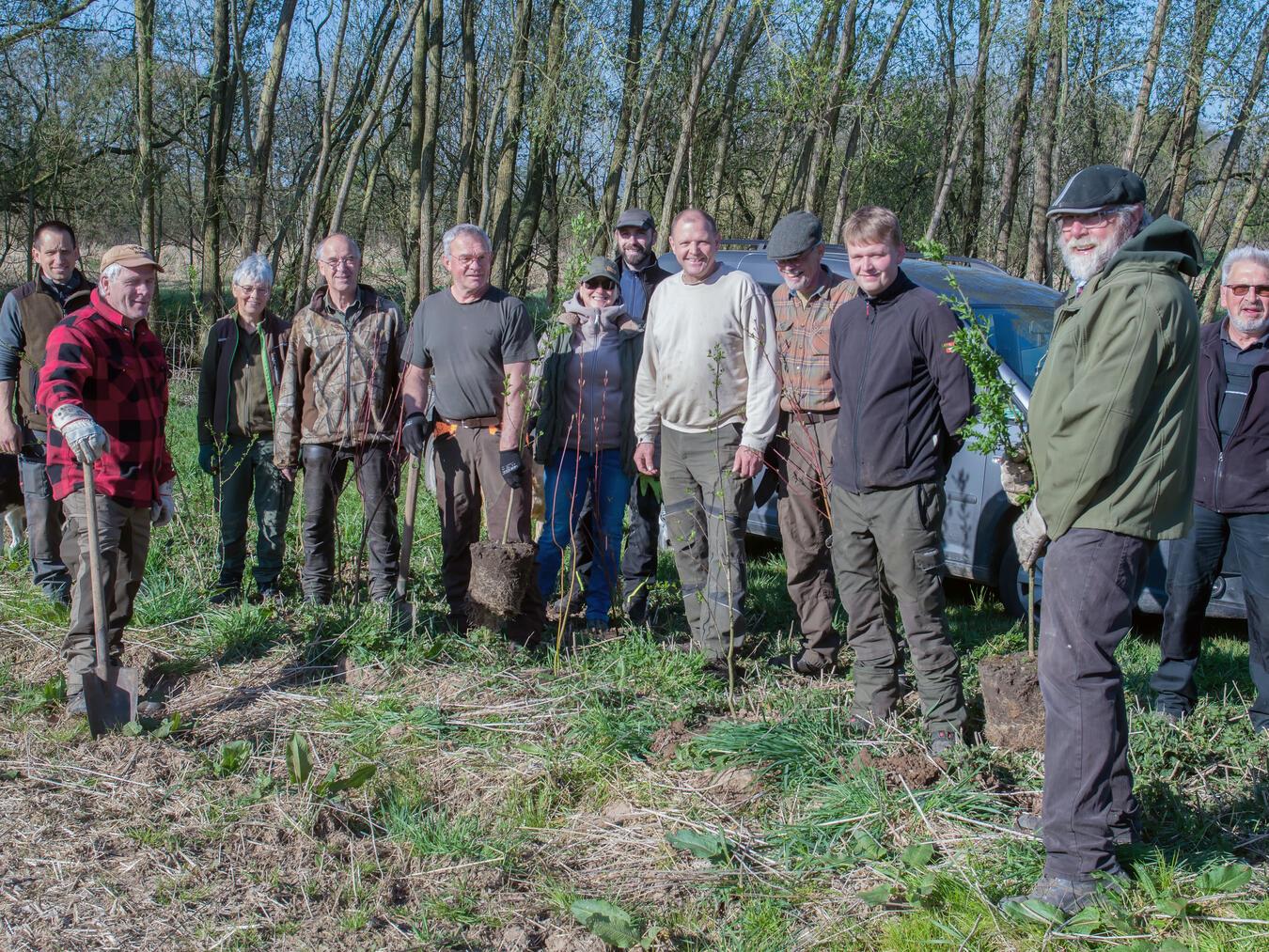Die Pflanzaktion des Hegerings Kevelaer/Weeze in Kalbeck war ein voller Erfolg. NN-Foto: Gerhard Seybert