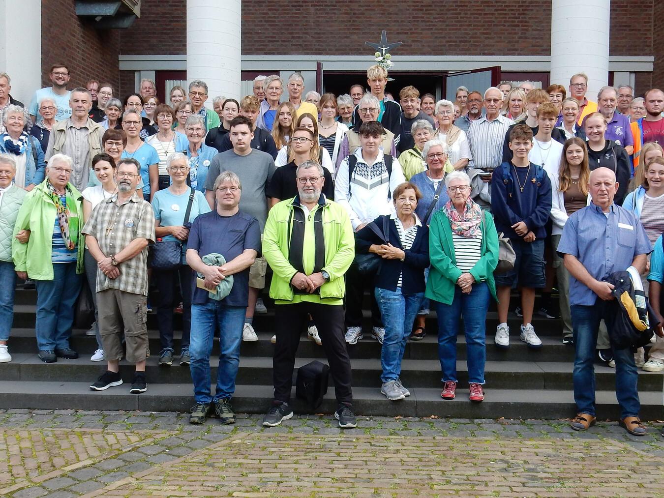 Die Pilger aus Rees nach der Ankunft in Kevelaer. Foto: privat