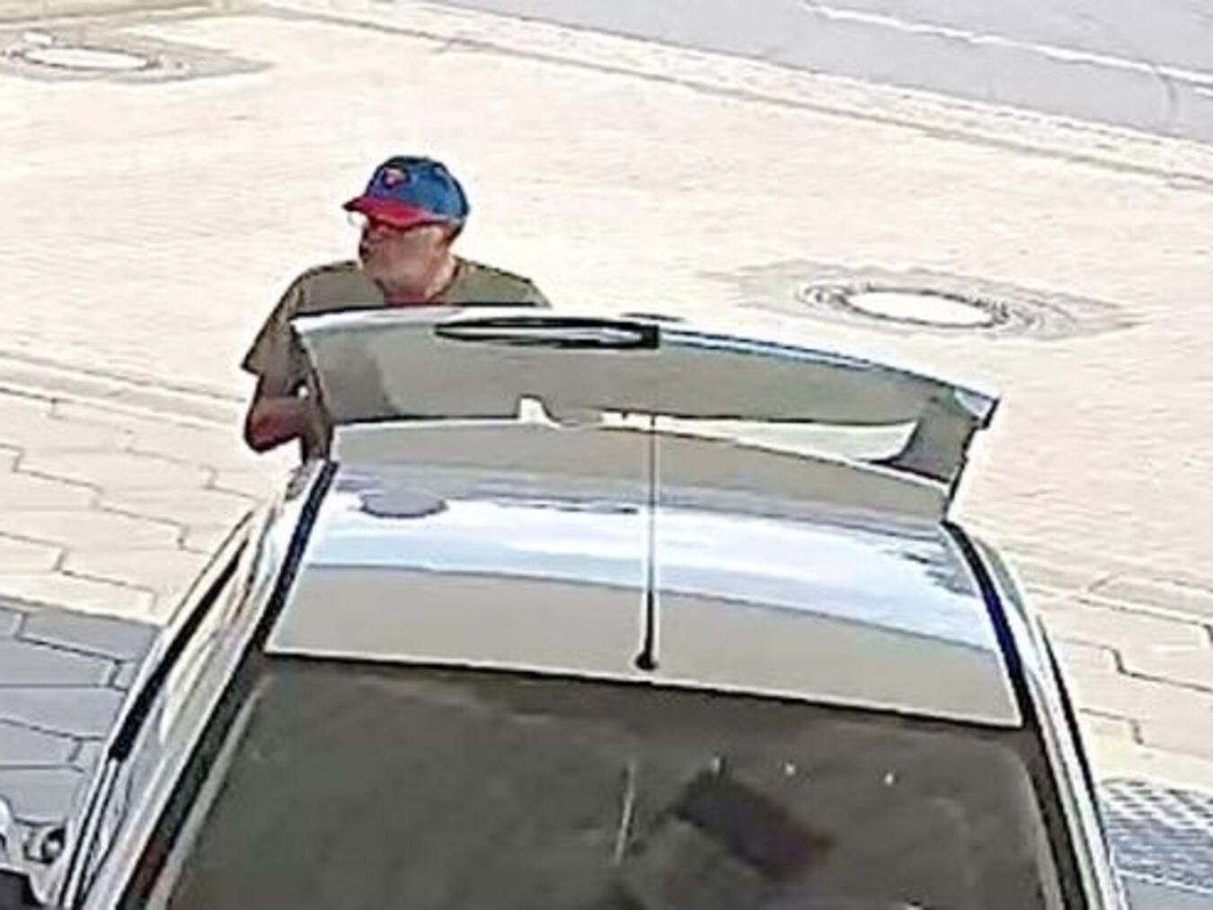 Die Polizei fragt: Wer kann Angaben zum Tatverdächtigen oder dem Fahrzeug machen? Foto: KPB Kleve