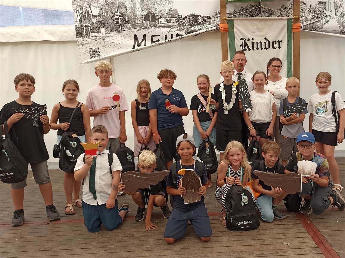Preisträger des Kinderschützenfestes 2025: Kinderkönig Leon Demberg, Kinderkönigin Lara Rohloff, Grundschulkönig Henry Meyer, Grundschulkönigin Enna Schweers.