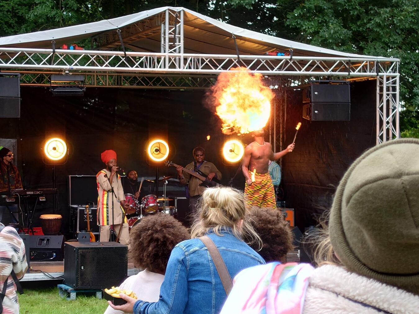 Die Premiere des „Respectivals“ des Kreises Kleve bot eine Mischung aus Bühnenprogramm und Workshops rund um das Thema Toleranz. Eine Fortsetzung ist für den 14. September geplant.Foto: © Kreis Kleve