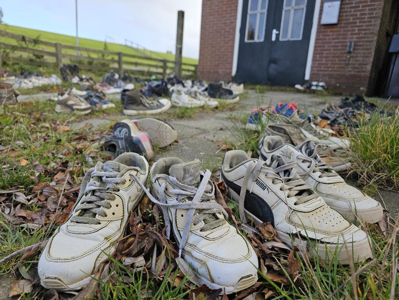 Die Route zur „Verschwundenen Stadt“ in Peazens-Moddergat führt an einige, von den dort lebenden Kindern ausgewiesene Orte.