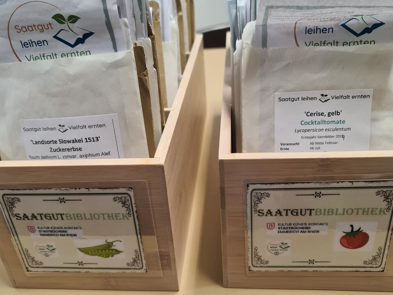 Die Saatgut-Bibliothek in der Stadtbücherei in Emmerich umfasst eine große Pflanzenvielfalt. Foto: Stadt Emmerich