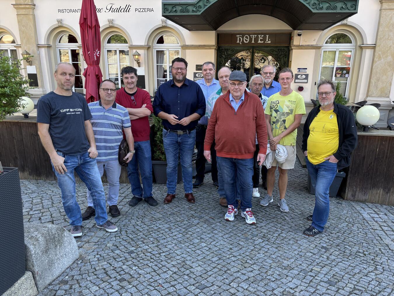 Die Schachspieler tauschten viele alte Geschichten aus. Foto: TuS 08 Rheinberg