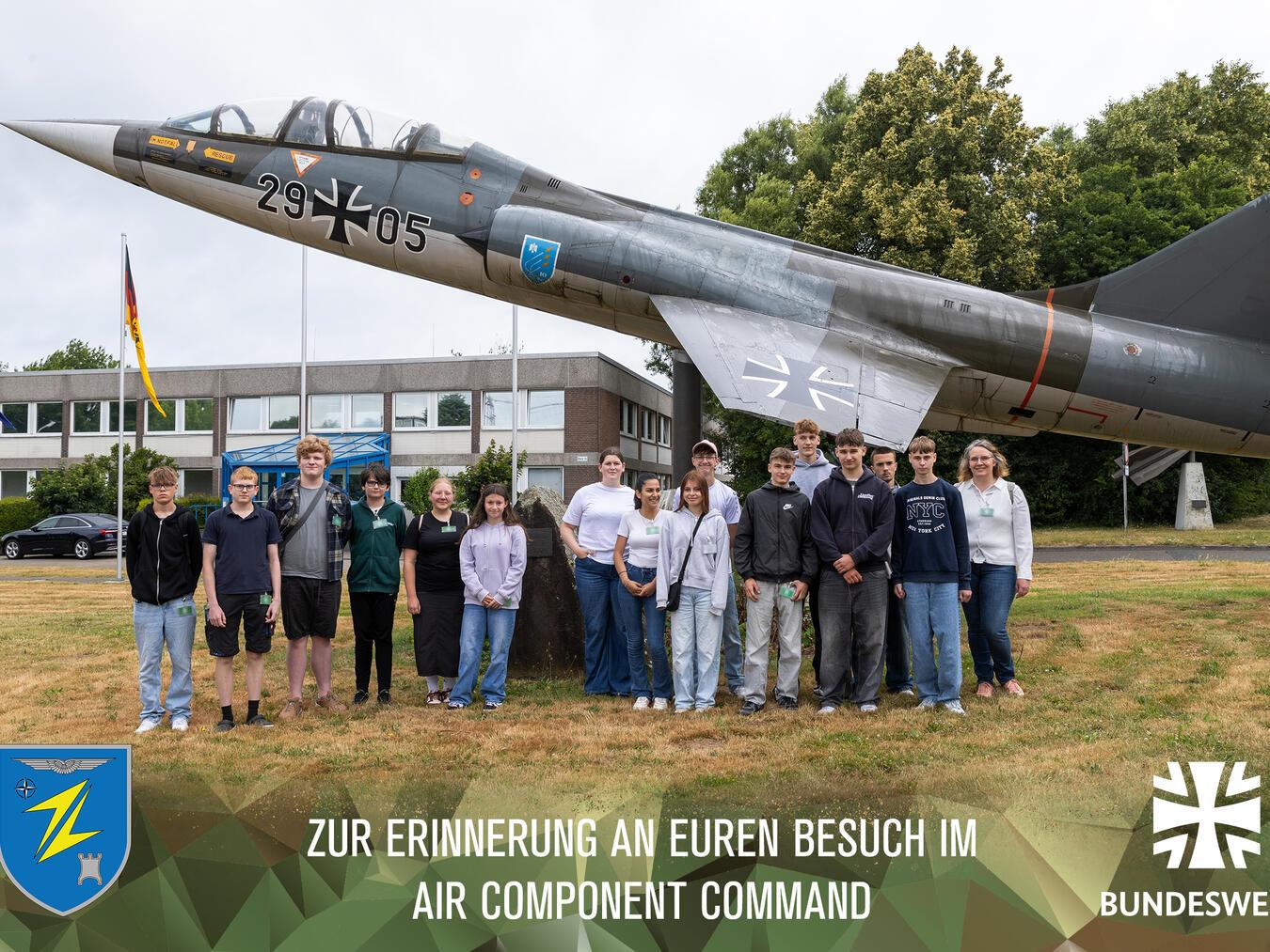 Die Schüler besuchten auch die Bundeswehrkaserne in Kalkar. Fotos (2): Bundeswehr