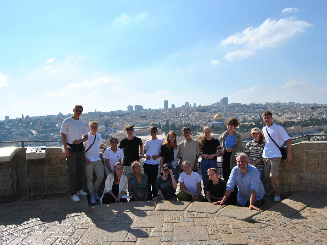 Die Schüler unternahmen einige Ausflüge zusammen.