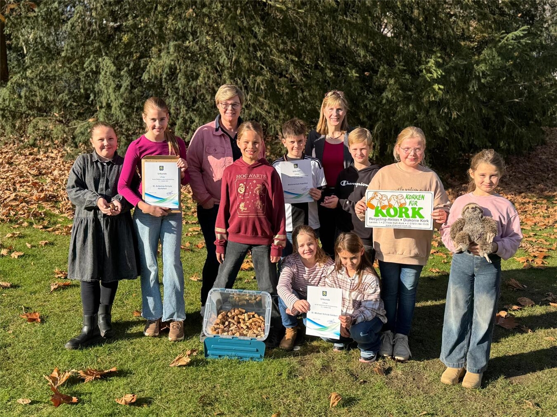 Die Schulen mit den meisten gesammelten Korken können sich über einen Zuschuss für die Schulkasse freuen.Foto: Stadt Geldern/Gossens