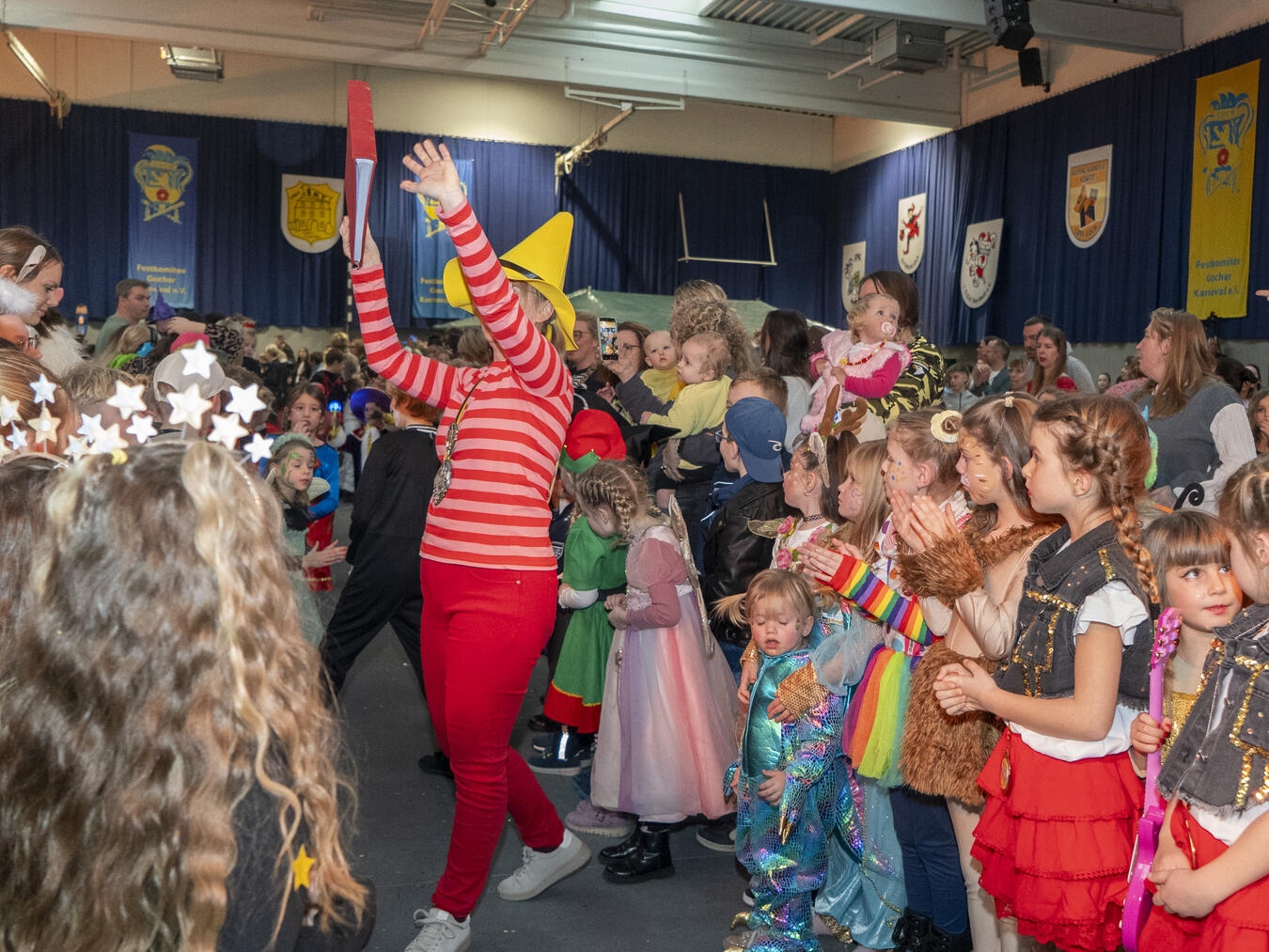 Die Session hat inzwischen mächtig Fahrt aufgenommen, für den närrischen Nachwuchs wurde sie beim Kinderkarneval eingeläutet.