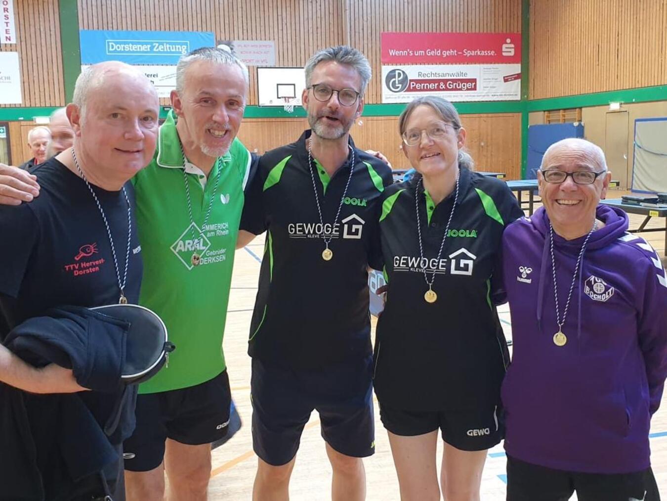 Die SG Niederrhein beim 2. Deutschland-Cup (v. l.): Frank Hüsken, Christopher Braun, Michael Schwittek, Siglinde Hergaden und Eladio Pacheco Guera. Foto: privat