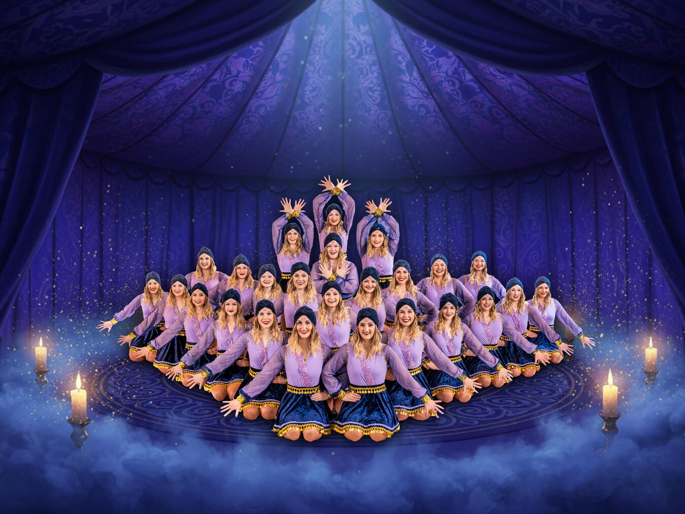 Die Showgirls des VFR Blau-Gold treten 2026 als Wahrsagerinnen in Aktion. Foto: Malte Fiedler