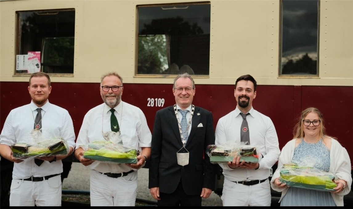 Die Sieger des Schießwettbewerbs: (v.l.) Fabian Kohse, Heiner Jansen, Egbert Groterhorst, Matthias Heister und Sarah Peters.Foto: Hendrik Roeling