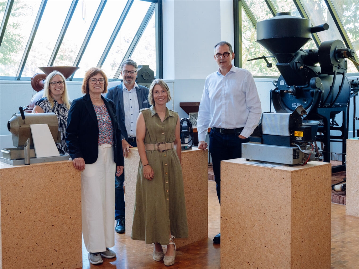 "Wirtschaftsförderung Kreis Kleve besucht Probat in Emmerich, Vorstand Wim Abbing gibt Einblicke, Foto von WfG Kreis Kleve"