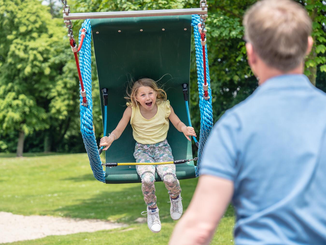 Die Spielplatzrouten verbinden die Ortschaften und laden Groß und Klein zu einer Entdeckungstour ein. Foto: Dennis Stratmann