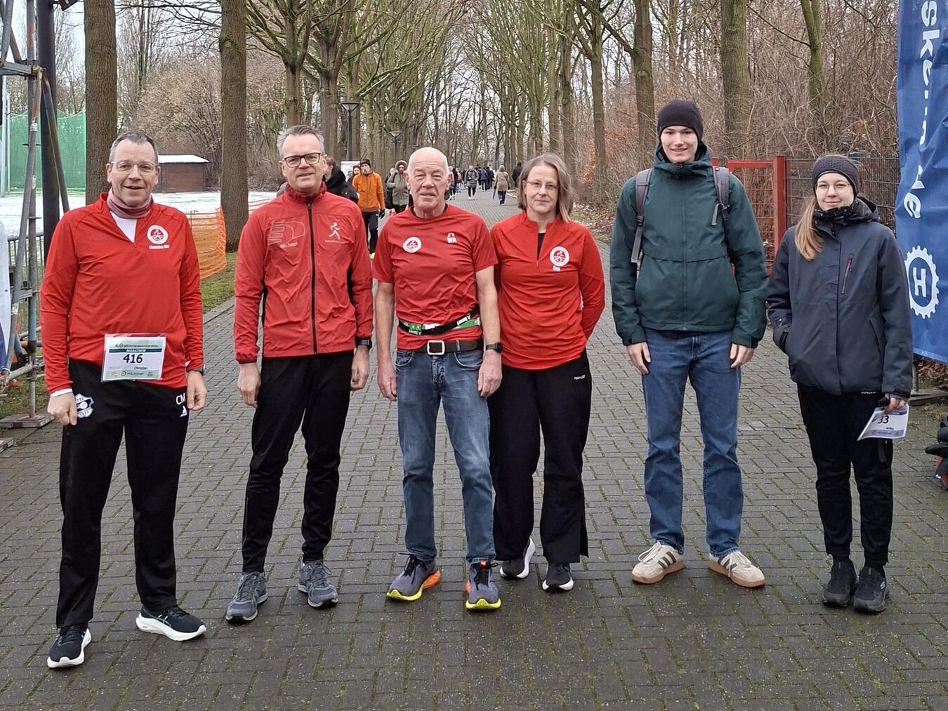 Die Sportler des Halderner Lauftreffs beim Marathon am Auesee in Wesel. Foto: privat