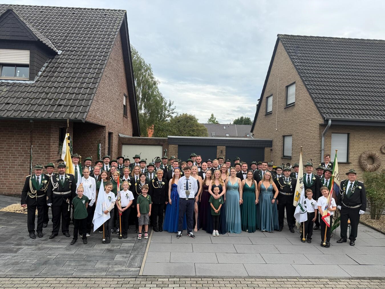 "Prinzenball der St. Antonius Schützenbruderschaft Hamb mit neuem Regenten Dean Haseleu"