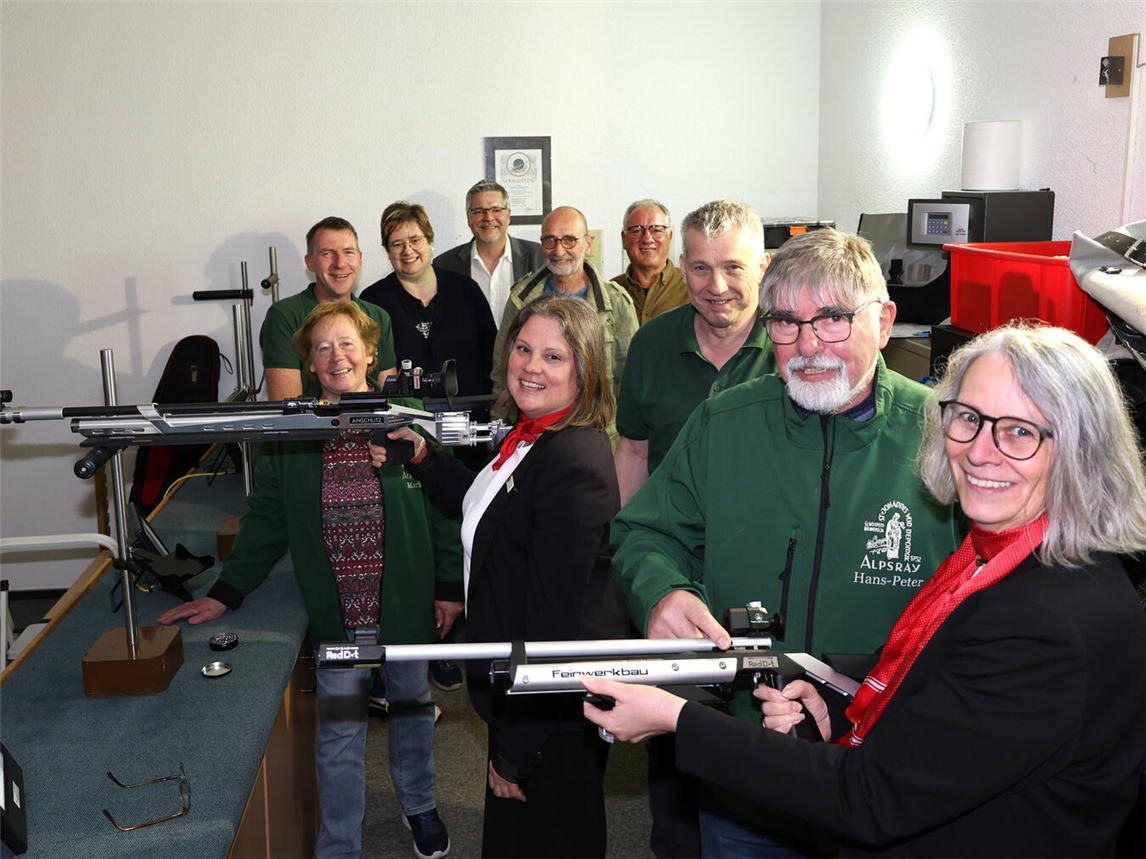 Die St.-Johannes-von-Nepomuk-Schützenbruderschaft Alpsray haben jetzt eine elektronische Schießanlage. Foto: Sparkasse am Niederrhein