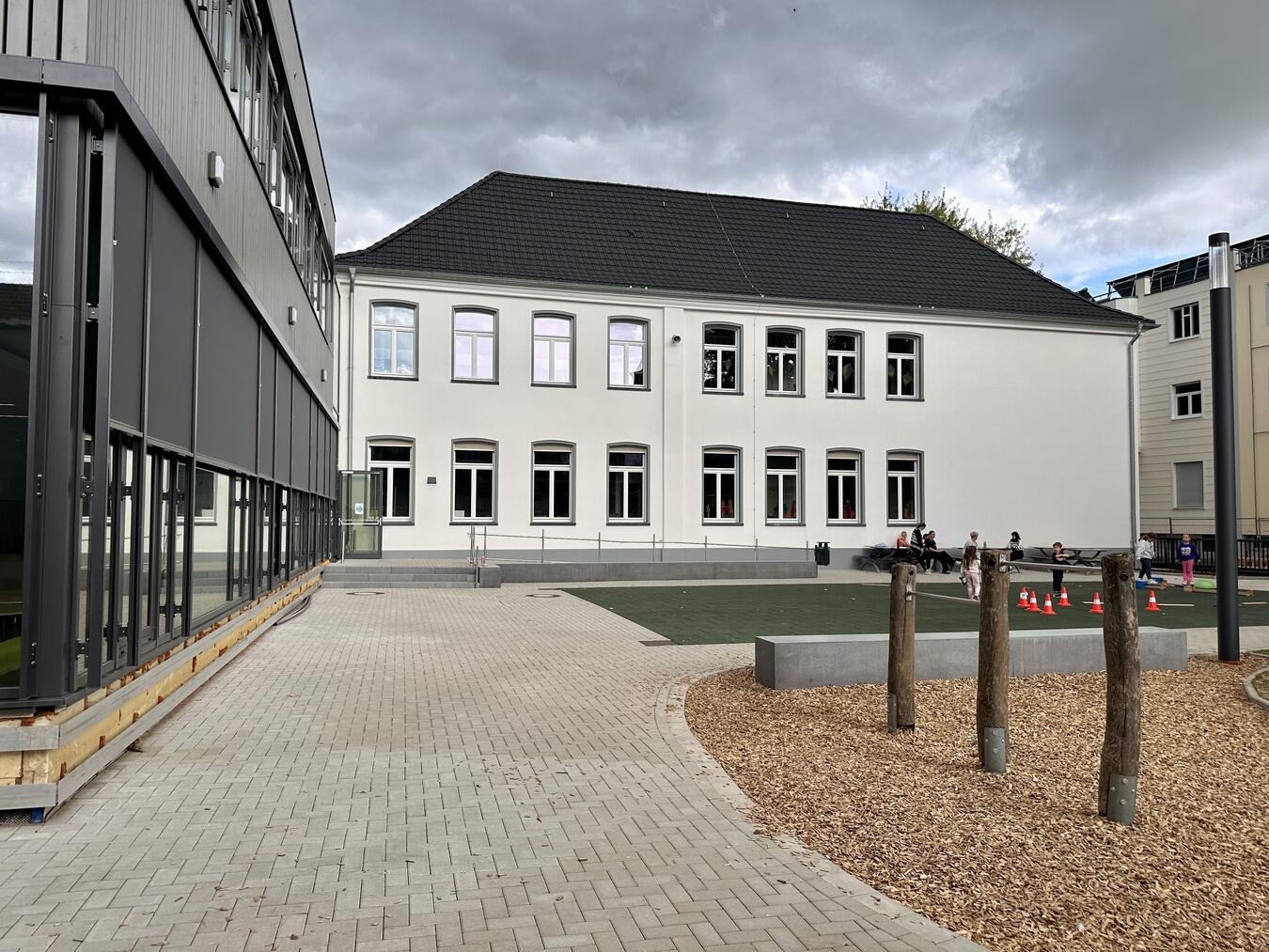 St. Michael-Grundschule Geldern, modernes Schulgebäude, Bildungseinrichtung, Foto: Stadt Geldern/Terhorst