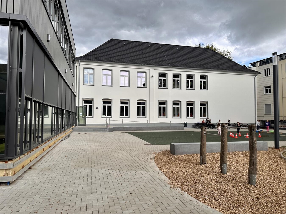 St. Michael-Grundschule Geldern, modernes Schulgebäude, Bildungseinrichtung, Foto: Stadt Geldern/Terhorst