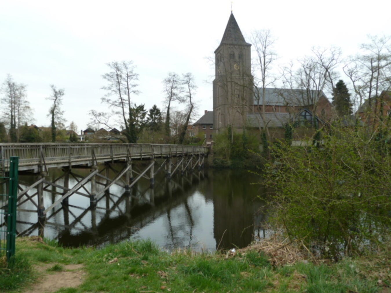 "St.-Vincentius-Kirche Mehr, Denkmaltag geöffnet, historisches Kirchengebäude"