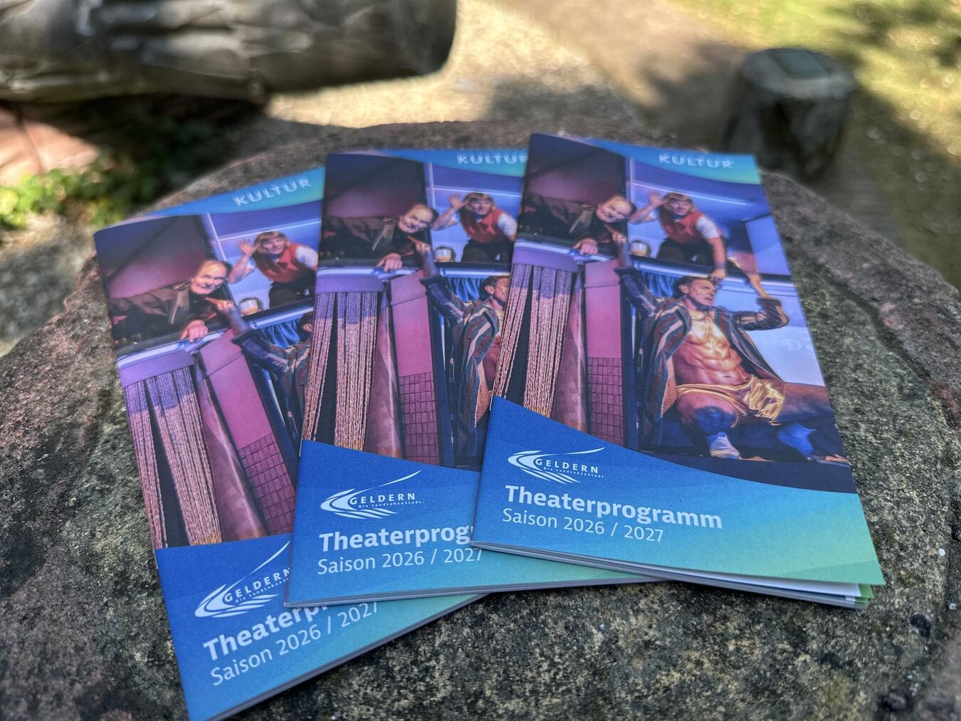 Theaterprogramm-Vorstellung Geldern, Bühne mit Publikum, Saison 2024, Kulturveranstaltung, Stadt Geldern, Foto: Terhorst