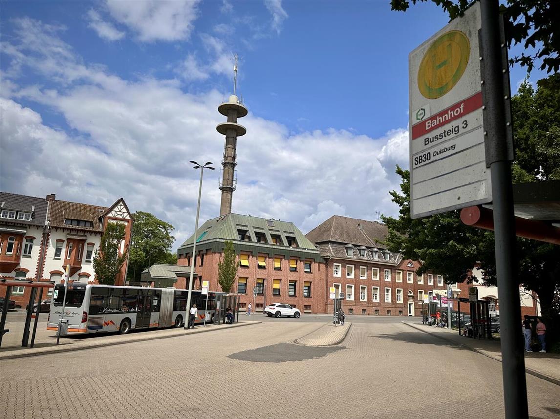 Die Stadt Geldern wird die Sommerferien nutzen, um die beiden Busbahnhöfe am Bahnhof sowie an der Realschule An der Fleuth barrierefrei herzustellen.Foto: Stadt Geldern/Terhorst